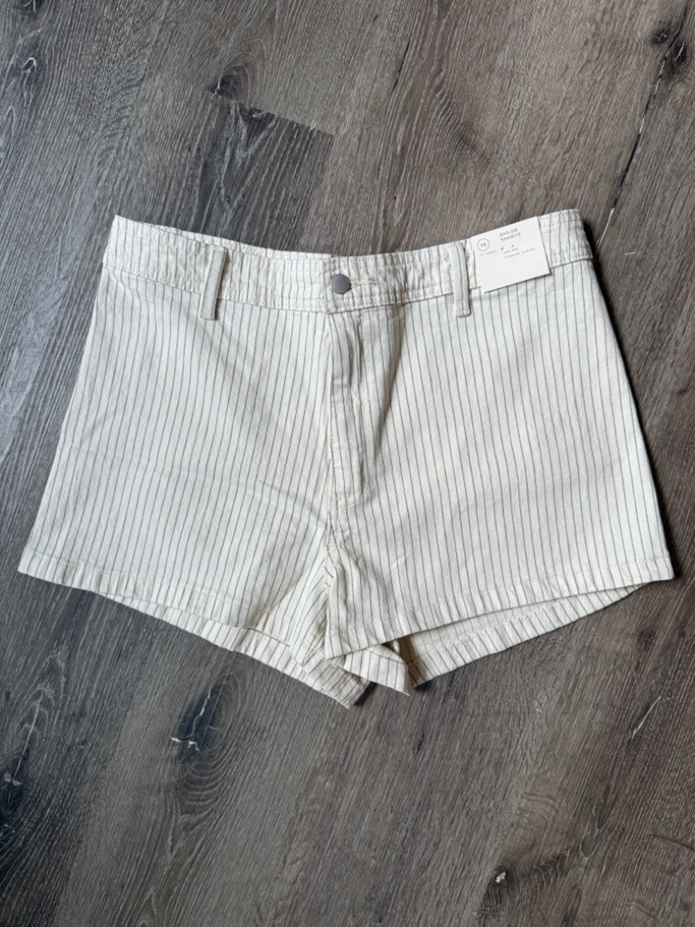 Coastal Sailor Shorts High Rise Cream Blue Stripe 2.5” Inseam NWT 14 Beachy